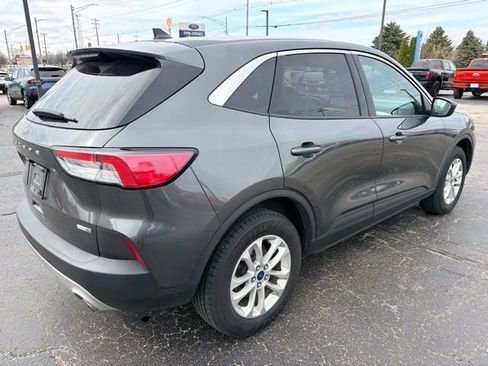 Used 2020 Ford Escape SE image 9