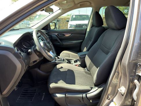 Used 2020 Nissan Rogue S FWD image 17