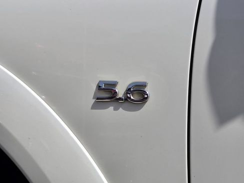 Used 2015 INFINITI QX80 4WD w/ Driver's Assistance Package image 8
