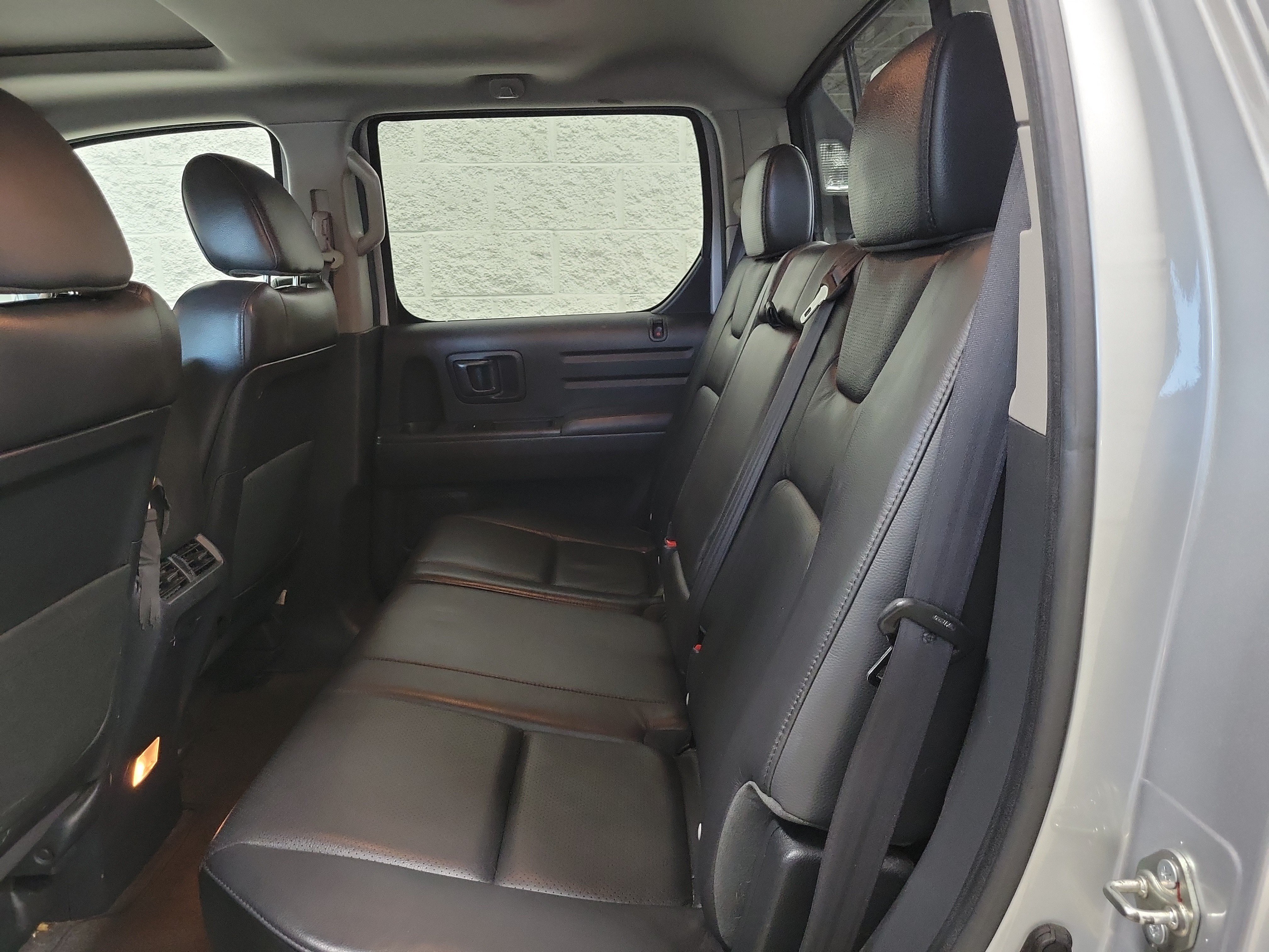 Used 2014 Honda Ridgeline SE image 16