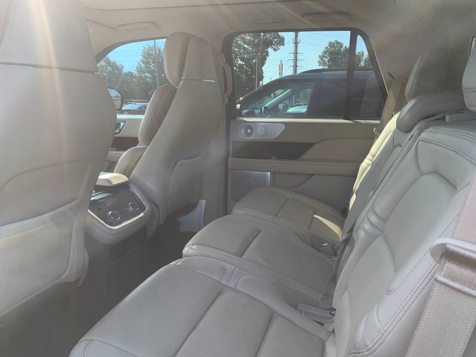 Used 2021 Lincoln Navigator Reserve w/ Luxury Package AWD/4WD image 15