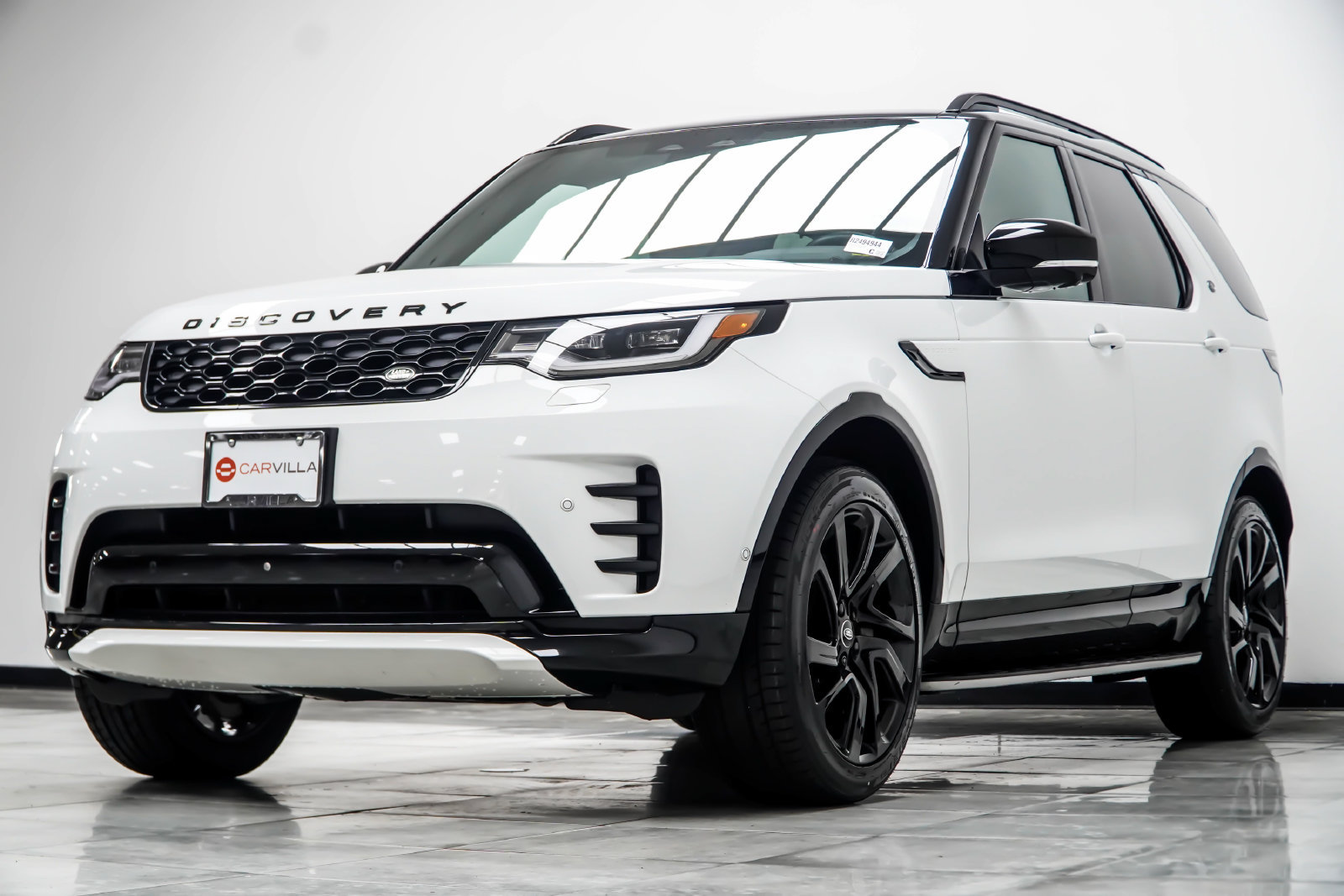 Used 2024 Land Rover Discovery Dynamic SE AWD/4WD image 10
