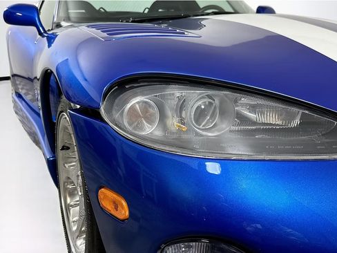 Used 1997 Dodge Viper GTS RWD image 32