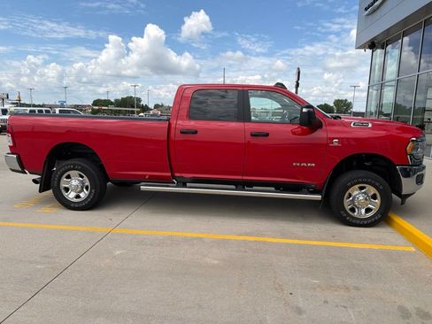 Used 2024 RAM 2500 Big Horn w/ Snow Chief Group AWD/4WD image 4