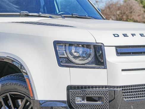 Used 2024 Land Rover Defender 130 X-Dynamic SE image 3