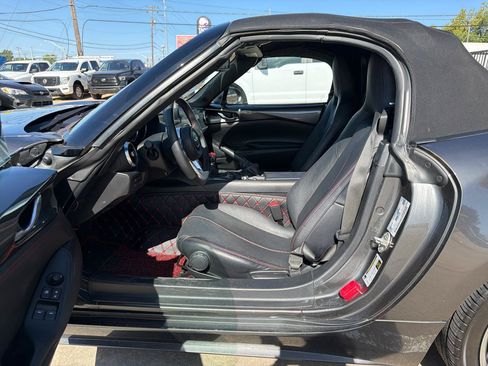 Used 2018 MAZDA MX-5 Miata Grand Touring RWD image 9