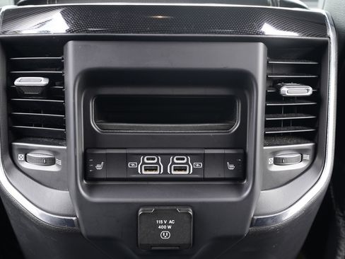 Used 2022 RAM 2500 Laramie AWD/4WD image 11
