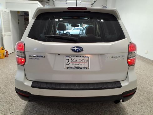 Used 2014 Subaru Forester 2.5i Touring AWD/4WD image 5