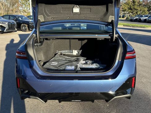 Certified 2025 BMW i5 xDrive40 w/ M Sport Package image 31