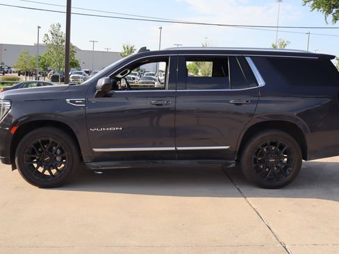 Used 2023 GMC Yukon SLT AWD/4WD image 7