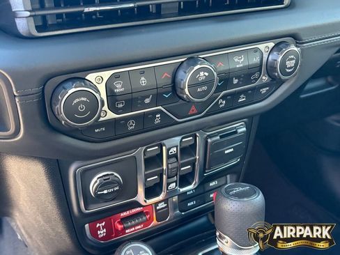 New 2026 Jeep Gladiator Mojave AWD/4WD image 17