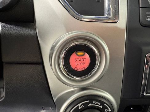 Used 2017 Nissan Titan SV image 23