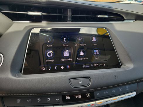 Used 2021 Cadillac XT4 Luxury w/ Cold Weather Package AWD/4WD image 21