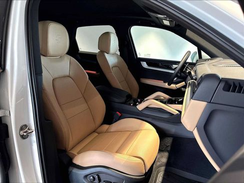 New 2026 Porsche Cayenne AWD/4WD image 19