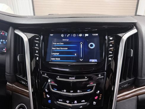 Used 2020 Cadillac Escalade Luxury w/ LPO, Radiant Package AWD/4WD image 21