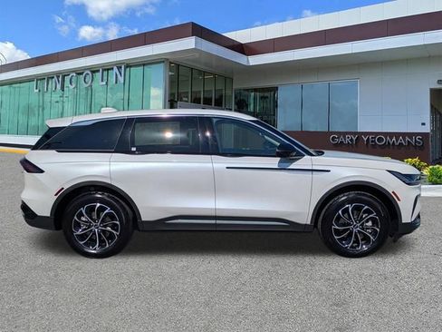 New 2026 Lincoln Nautilus Premier AWD/4WD image 3