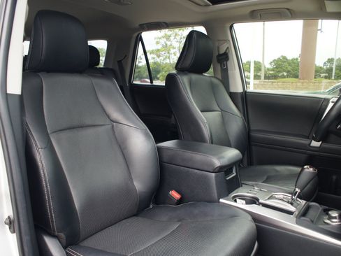 Used 2024 Toyota 4Runner Limited AWD/4WD image 24