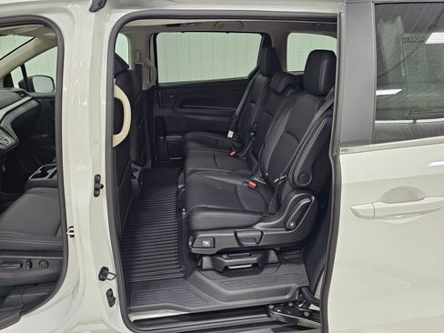 New 2026 Honda Odyssey EX-L image 3