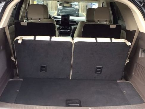 Certified 2021 Ford Explorer Platinum w/ Equipment Group 601A image 10