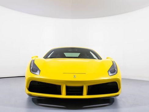 Certified 2019 Ferrari 488 GTB RWD image 11