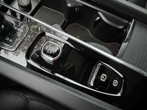 New 2024 Volvo XC60 B5 Core w/ Protection Package Premier image 39