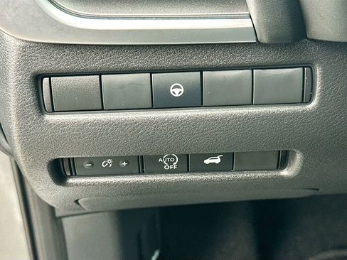 Used 2023 Nissan Rogue SV w/ SV Premium B Package image 22