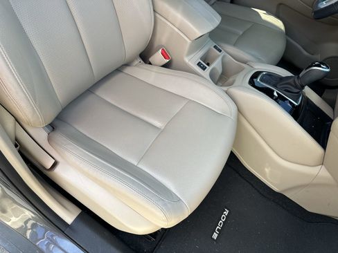 Used 2017 Nissan Rogue SL w/ SL Premium Package image 19