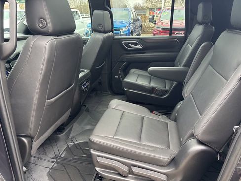 Used 2023 Chevrolet Suburban Z71 w/ Luxury Package image 13