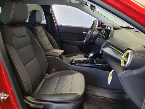 New 2026 Chevrolet Trax LT w/ Driver Confidence Package image 15