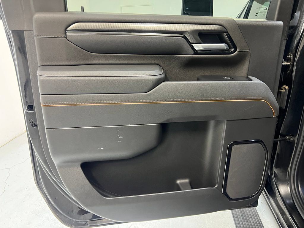 Used 2025 GMC Sierra 2500 AT4 w/ Technology Package AWD/4WD image 28