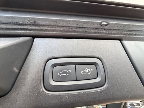 Used 2024 Volvo V90 B6 Cross Country Plus w/ Protection Package Premier image 29