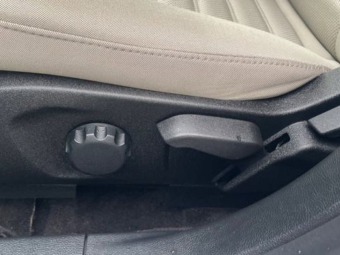 Used 2019 Ford Fusion S image 19