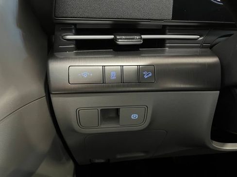 Used 2024 Hyundai Kona SEL FWD image 25