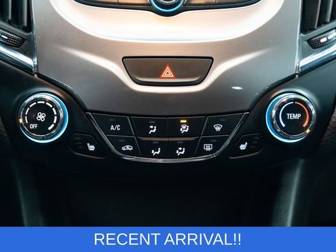 Used 2018 Chevrolet Cruze LT image 12
