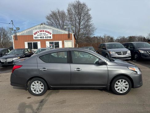 Used 2017 Nissan Versa SV image 4