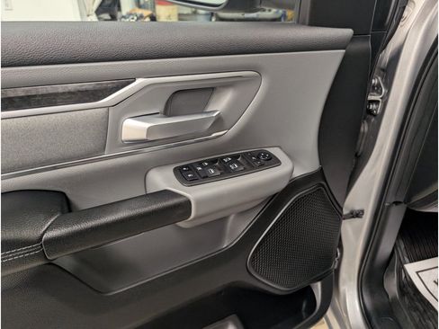 Used 2019 RAM 1500 Big Horn AWD/4WD image 9