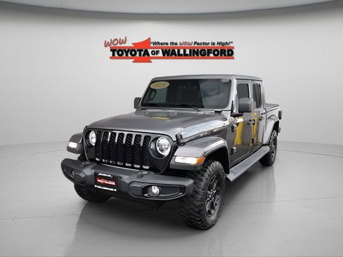Used 2021 Jeep Gladiator Willys image 1