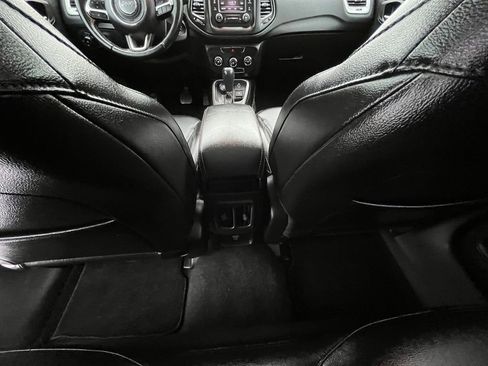 Used 2018 Jeep Compass Latitude image 21