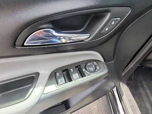 Used 2023 Chevrolet Equinox LS w/ LS Convenience Package FWD image 22