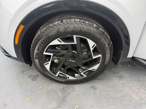 Used 2025 Kia Sportage SX image 38