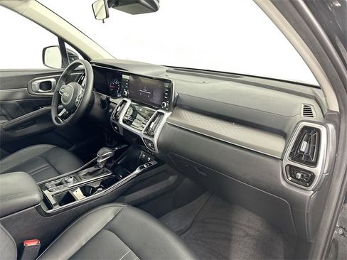 Used 2022 Kia Sorento SX image 32