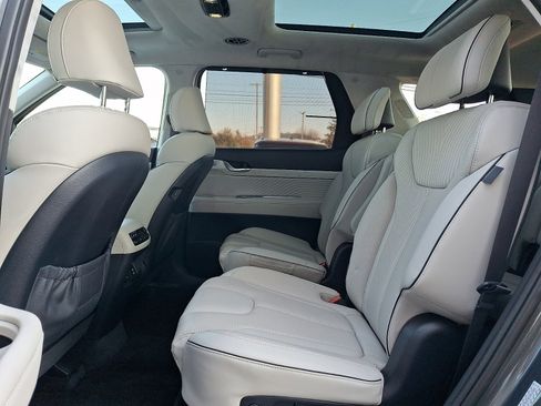 Used 2023 Hyundai Palisade Calligraphy image 10