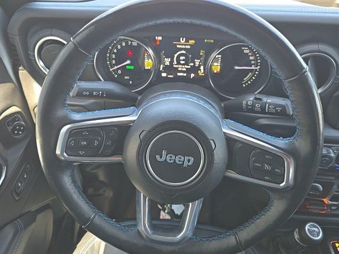 Used 2023 Jeep Wrangler Unlimited Rubicon 4xe w/ Cold Weather Group AWD/4WD image 8
