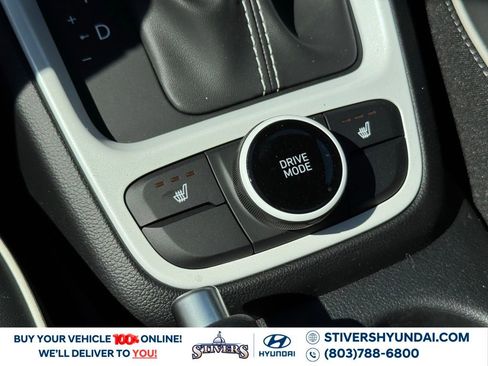 Certified 2025 Hyundai Venue Limited image 29