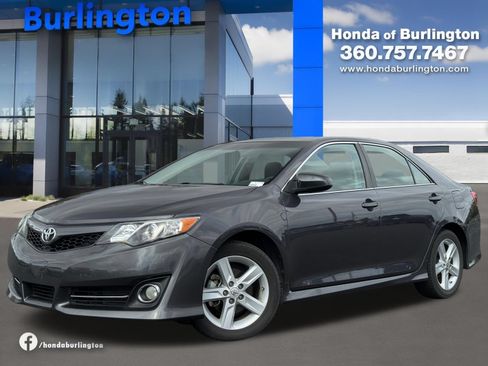 Used 2012 Toyota Camry SE FWD image 1