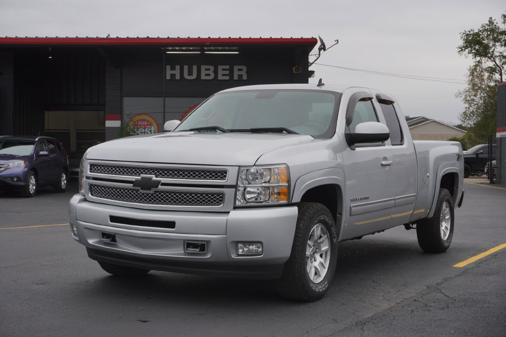 Used 2013 Chevrolet Silverado 1500 LTZ w/ Z71 Appearance Package AWD/4WD image 3
