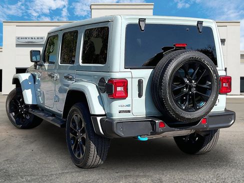 Used 2023 Jeep Wrangler Unlimited Sahara w/ Cold Weather Group AWD/4WD image 12