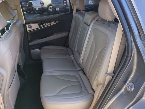 Used 2022 Lincoln Nautilus Reserve w/ Equipment Group 202A image 14