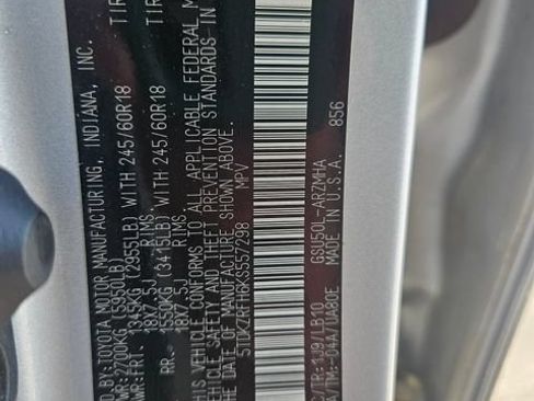Used 2019 Toyota Highlander XLE FWD image 30