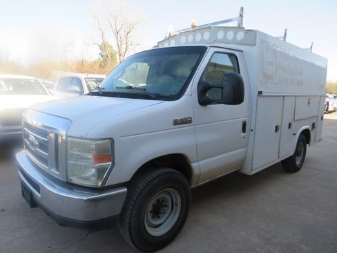 Used 2008 Ford E-350 and Econoline 350 Super Duty image 1